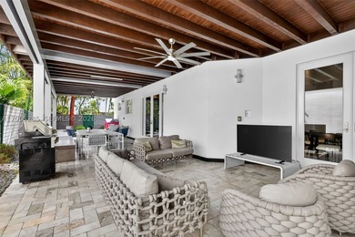 Stunning, fully updated 4-bedroom, 3.5-bath residence located in - photo 42