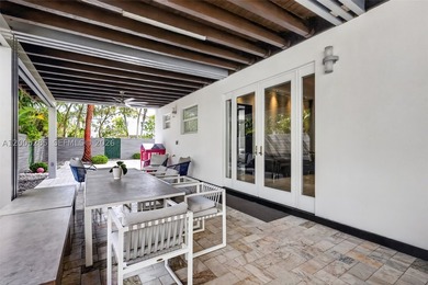 Stunning, fully updated 4-bedroom, 3.5-bath residence located in - photo 43