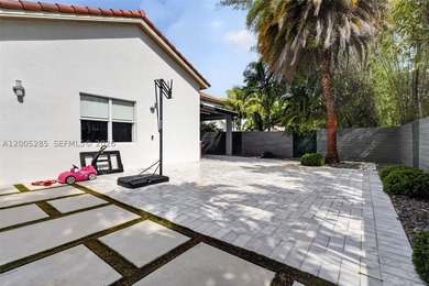 Stunning, fully updated 4-bedroom, 3.5-bath residence located in - photo 47