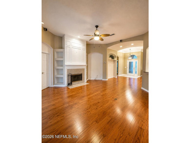 Welcome home to this beautifully maintained 4-bedroom, 2-bath - photo 8