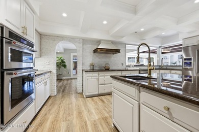 Welcome to Neptune Beach's ''Flagship House'' - a rare - photo 8