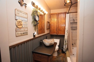 Charming Waterfront Retreat on Lake Hubbard - Tanglewood - photo 22