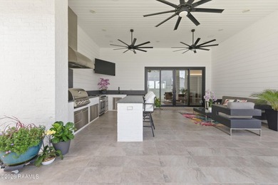 Stunning custom-built modern home, just three years old - photo 45