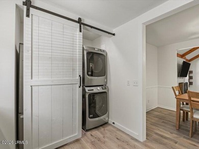 Experience the perfect blend of modern comfort and Lowcountry - photo 11