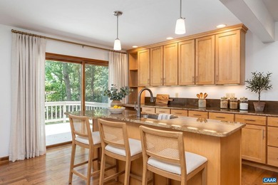 Pristine 5 bed, 3.5 bath waterfront home at Lake Monticello with - photo 15