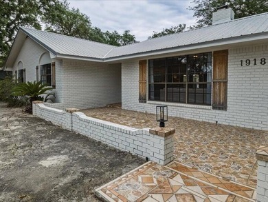 Beautifully updated 3-bedroom, 2-bath home situated on a - photo 31