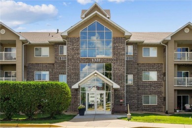 Lake Condo For Sale in Chanhassen, Minnesota
