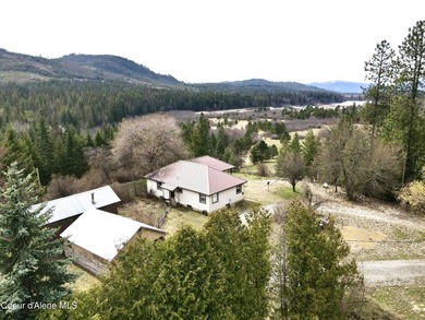 This expansive 120-acre ranch offers sweeping mountain and - photo 32