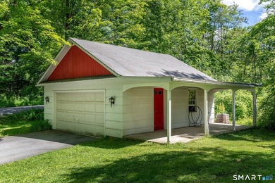 This antique home, originally built in the 1700s, has been - photo 34
