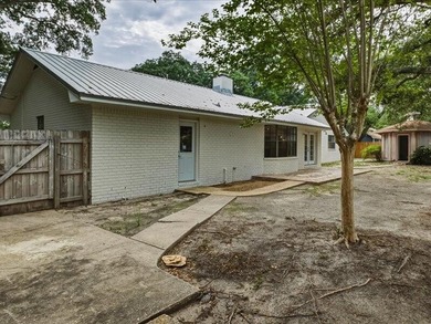 Beautifully updated 3-bedroom, 2-bath home situated on a - photo 34