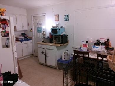 Originally a 3bdrm it has an additional bedroom add-on with it's - photo 5