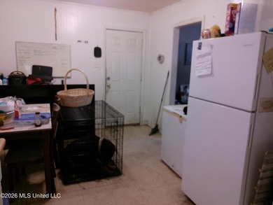 Originally a 3bdrm it has an additional bedroom add-on with it's - photo 6