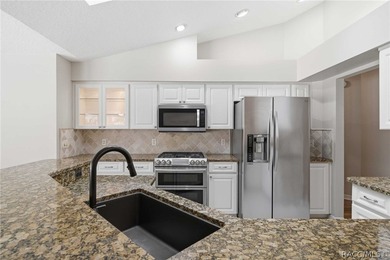 Located on one of the most beautiful cul-de-sac streets in - photo 4