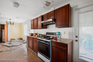 Welcome to this charming 3-bedroom, home located in the heart of - photo 7