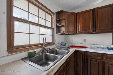 Welcome to this charming 3-bedroom, home located in the heart of - photo 8