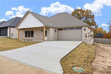 Lake Dardanelle Home For Sale in Russellville Arkansas