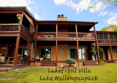 Lake Townhome/Townhouse For Sale in Lakeville, Pennsylvania