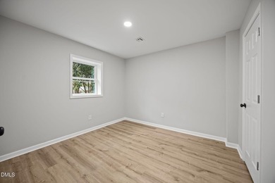 Thought you could not find a 5 bedroom home with a great - photo 24