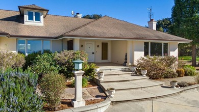SINGLE LEVEL HOME. LOTS of usable Land to add ADU, Accessory - photo 6