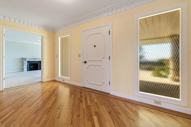 SINGLE LEVEL HOME. LOTS of usable Land to add ADU, Accessory - photo 8