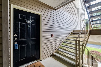 Charming 2BR/2BA second-floor condo located in the gated Hoover - photo 4