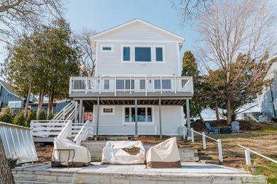 Okauchee Lake Home For Sale in Oconomowoc Wisconsin