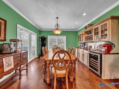 Stunning Custom-Built Home on Lookout Mountain with Breathtaking - photo 15