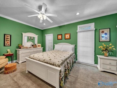 Stunning Custom-Built Home on Lookout Mountain with Breathtaking - photo 23