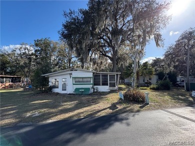 (private lake, pond, coastal) Home Sale Pending in Inverness Florida