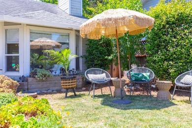 Tucked away on a quiet private cul-de-sac in the heart of Live - photo 4