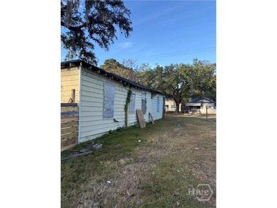 Back On the Market. No Fault to Seller. Located just 10 minutes - photo 3