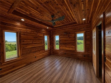 Experience the beauty of the Ozarks in this thoughtfully - photo 10