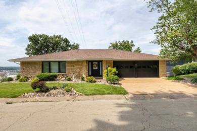 Lake Home For Sale in East Dubuque, Illinois
