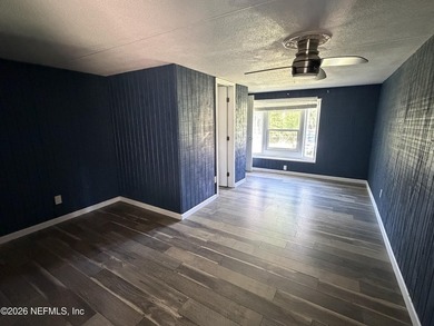 Come view this mobile home situated on a fenced, corner lot - photo 5