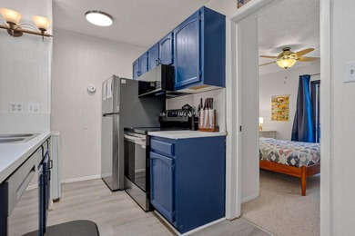 Location, Location, Location! This stylish second-floor - photo 15
