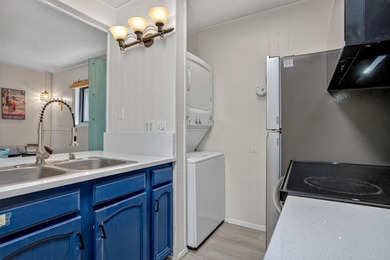 Location, Location, Location! This stylish second-floor - photo 16