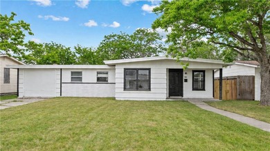 Welcome to 1506 Crosby in the growing city of Portland, TX! This - photo 18