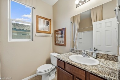 Exquisite Turnkey Retreat - Fully Furnished! This stunning - photo 19