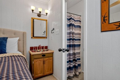 Location, Location, Location! This stylish second-floor - photo 21