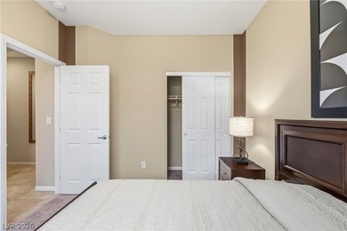 Exquisite Turnkey Retreat - Fully Furnished! This stunning - photo 22