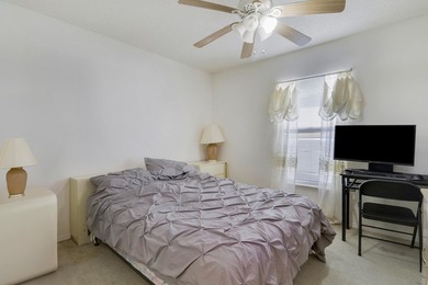 Beautiful 4-bedroom, 2-bath home located in the desirable - photo 24