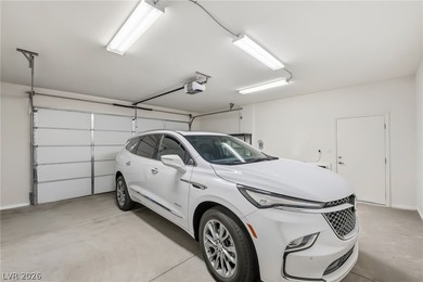 Exquisite Turnkey Retreat - Fully Furnished! This stunning - photo 25
