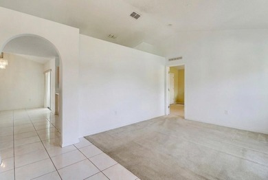 Beautiful 4-bedroom, 2-bath home located in the desirable - photo 44