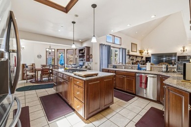 First time on the market, this bespoke 3 bed/3.5 bath modern - photo 6