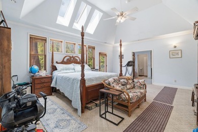First time on the market, this bespoke 3 bed/3.5 bath modern - photo 10