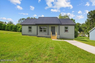 Lake Hutchinson Home For Sale in Keystone Heights Florida