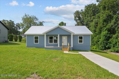 Lake Hutchinson Home For Sale in Keystone Heights Florida