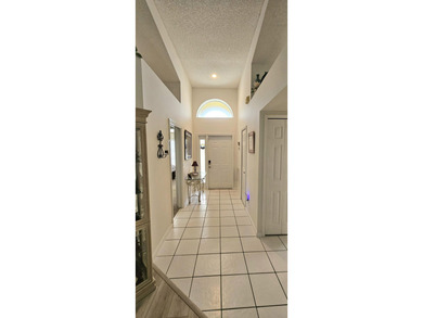 Welcome to this charming villa in the Gardens of St Lucie - photo 2