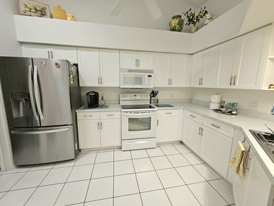 Welcome to this charming villa in the Gardens of St Lucie - photo 6