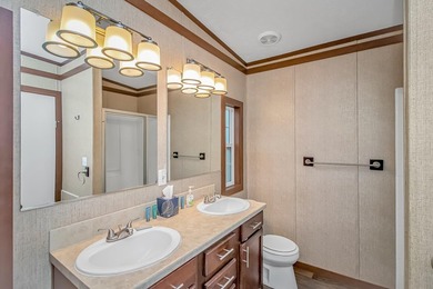 This very open and spacious 3 Bedroom, 2 Bath beach house is - photo 11
